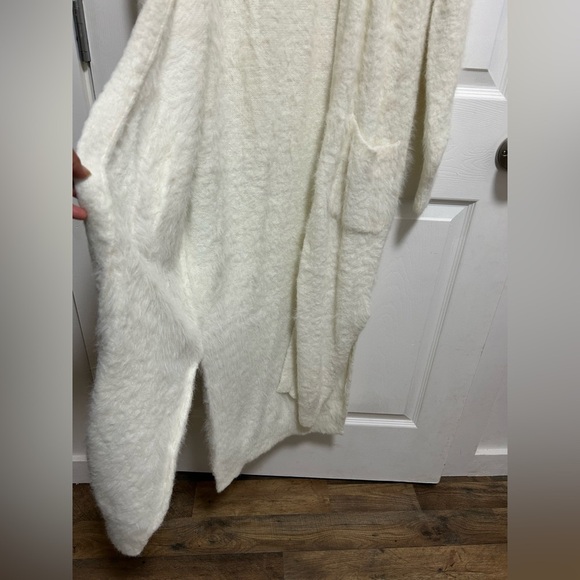 Ruby Moon Soft Cream Knitwear - Picture 6 of 7